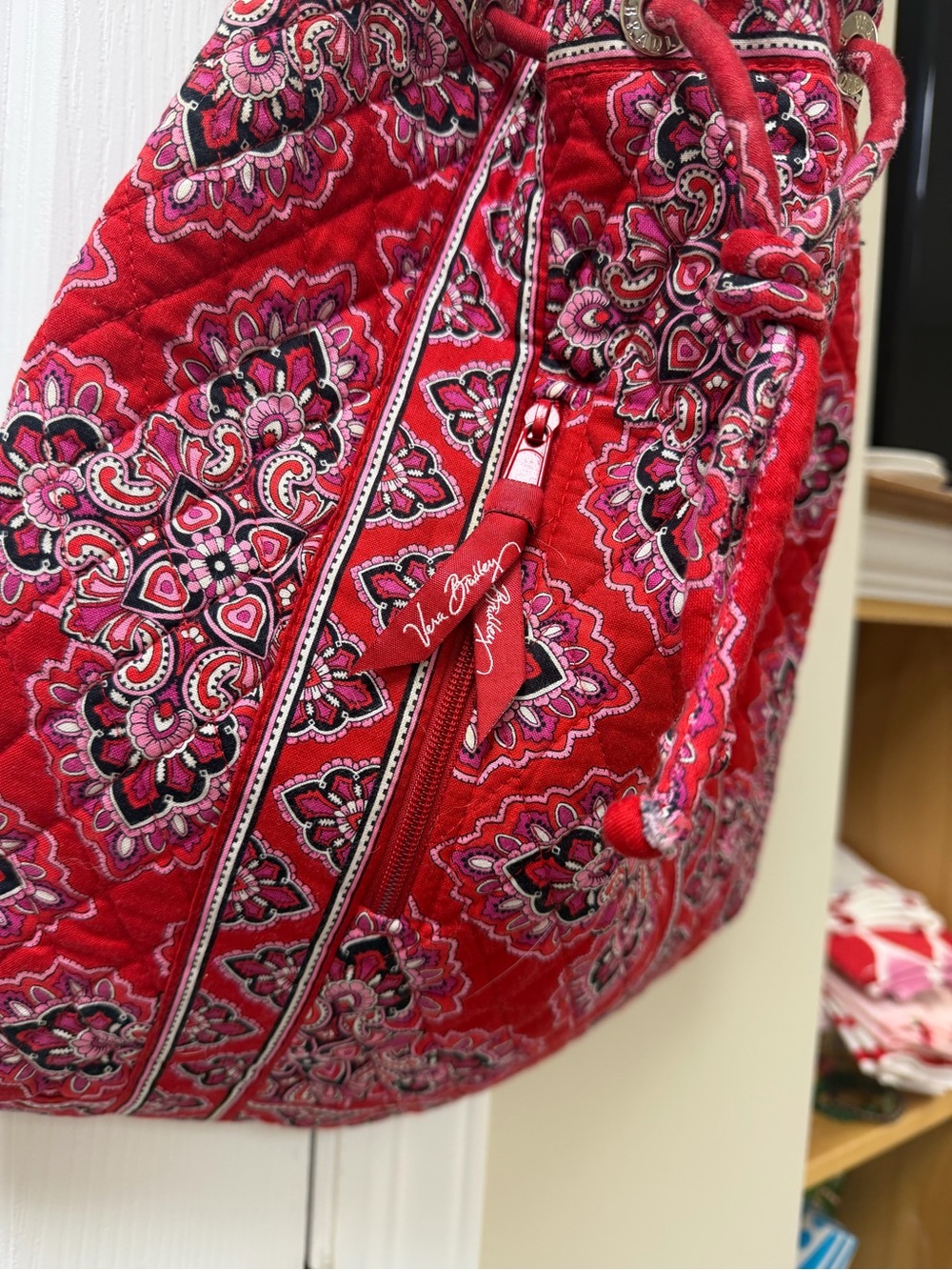 Vera Bradley Drawstring Backpack •Retired Print• - Picture 3 of 7